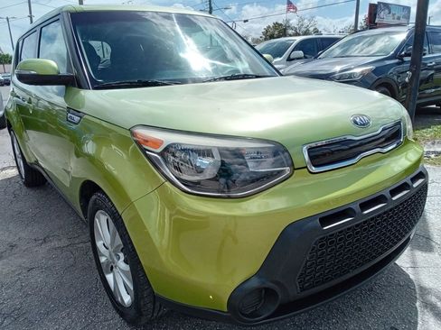 Used 2014 Kia Soul + FWD image 4