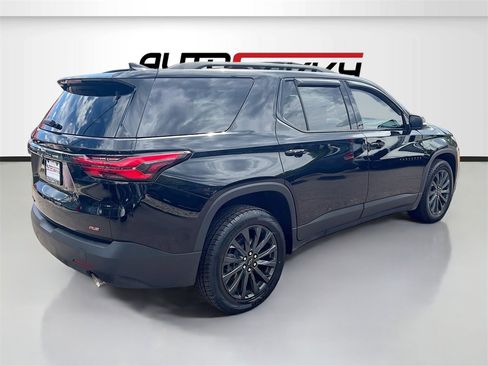 Used 2023 Chevrolet Traverse RS image 7