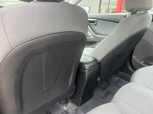 Used 2013 Hyundai Elantra GLS w/ Preferred Pkg image 17