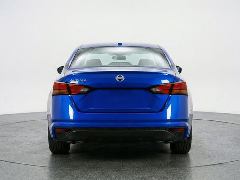 Used 2025 Nissan Altima 2.5 SV image 7