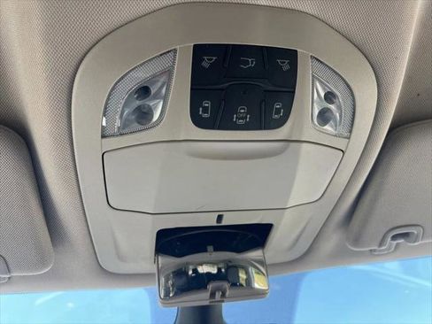 Certified 2023 Chrysler Pacifica Touring-L FWD image 60