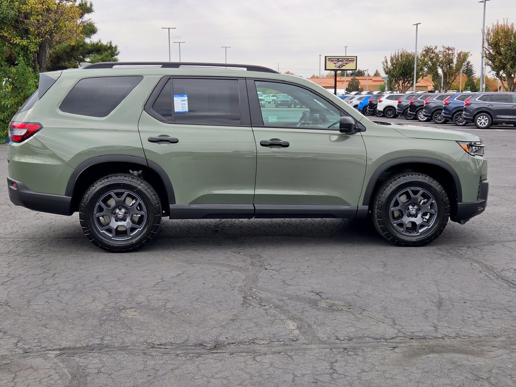 Used 2026 Honda Pilot TrailSport image 2