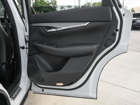 Certified 2023 INFINITI QX50 Luxe AWD/4WD image 34