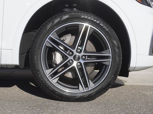 Used 2023 Audi Q5 e Premium w/ Convenience Package image 33