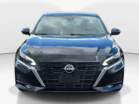 Used 2025 Nissan Altima 2.5 SV image 11