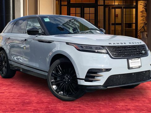 Used 2025 Land Rover Range Rover Velar Dynamic SE image 2