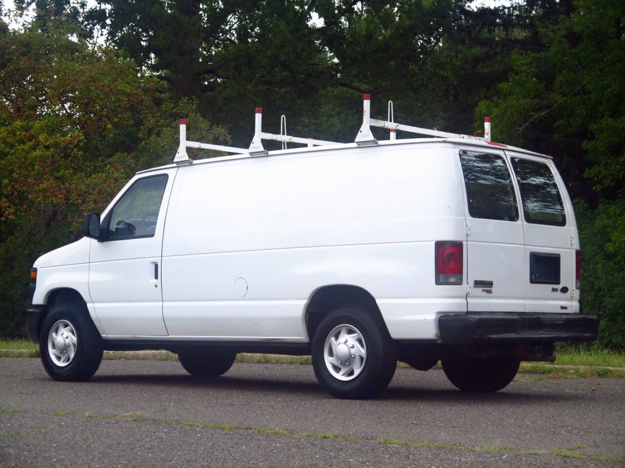 Used 2013 Ford E-250 and Econoline 250 w/ Commercial Cargo Van Pkg RWD image 3