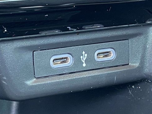 Certified 2025 Volkswagen Jetta SE w/ Black Wheel Package image 17