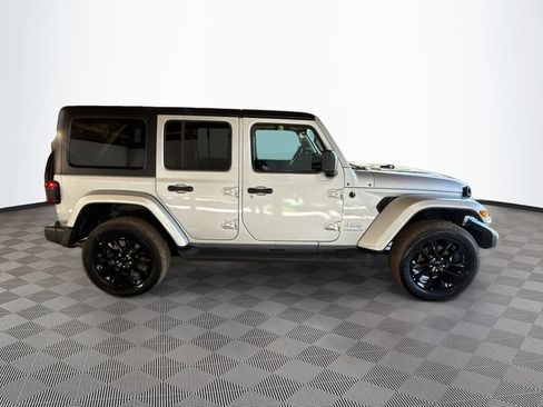 Used 2023 Jeep Wrangler Unlimited Sahara AWD/4WD image 5