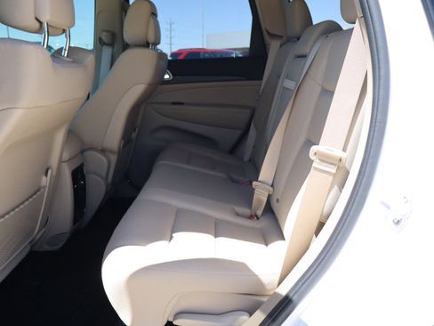 Used 2021 Jeep Grand Cherokee Laredo w/ Security & Convenience Group AWD/4WD image 10