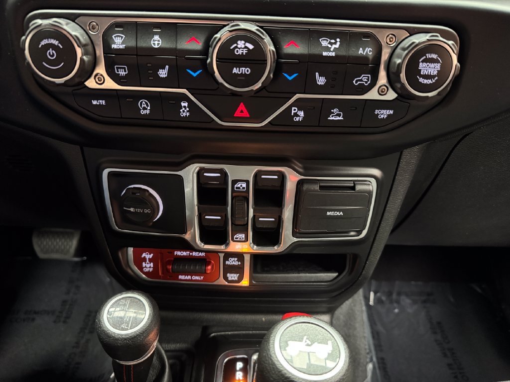 Used 2022 Jeep Wrangler Unlimited Rubicon w/ Dual Top Group AWD/4WD image 20