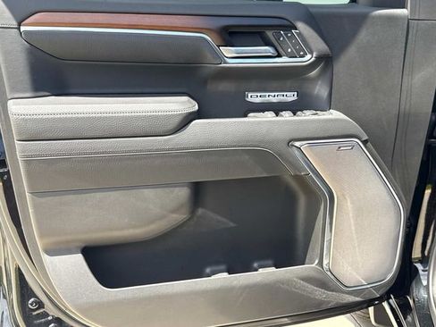 Used 2025 GMC Sierra 1500 Denali image 26