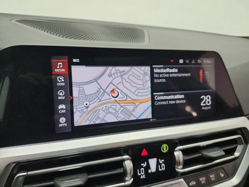 Used 2022 BMW 330i Sedan w/ Convenience Package RWD image 9