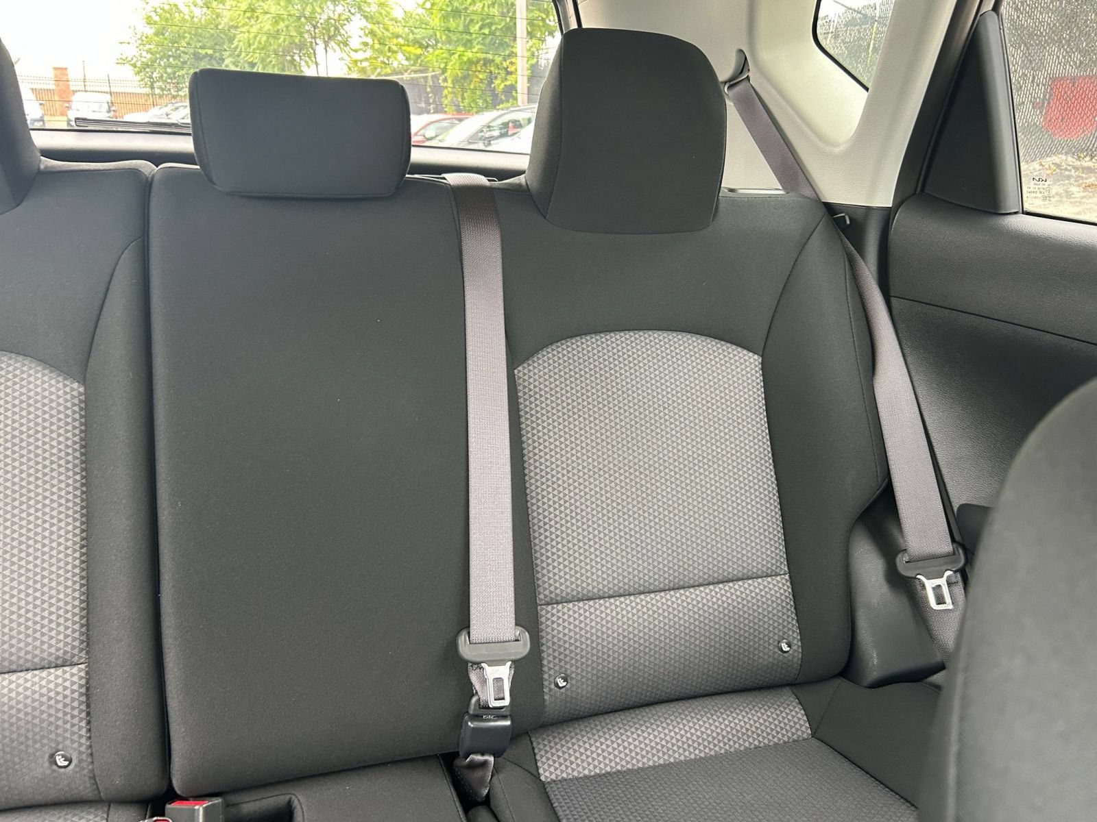 Used 2025 Kia Soul LX w/ LX Technology Package FWD image 31