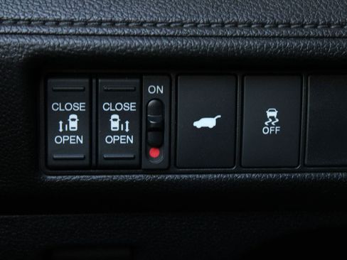 Used 2025 Honda Odyssey EX-L image 32
