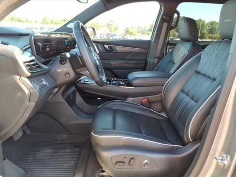 Used 2025 Buick Enclave Avenir w/ Trailering Package, 5000 lbs. FWD image 3