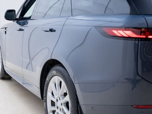 Used 2024 Land Rover Range Rover Sport Dynamic SE image 13