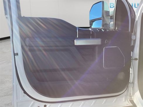 Used 2020 Ford F250 Lariat w/ Lariat Ultimate Package image 14