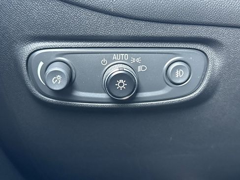 Certified 2021 Chevrolet Equinox LT w/ Driver Convenience Package image 30