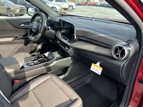 New 2026 Chevrolet Equinox LT w/ Convenience Package II image 15