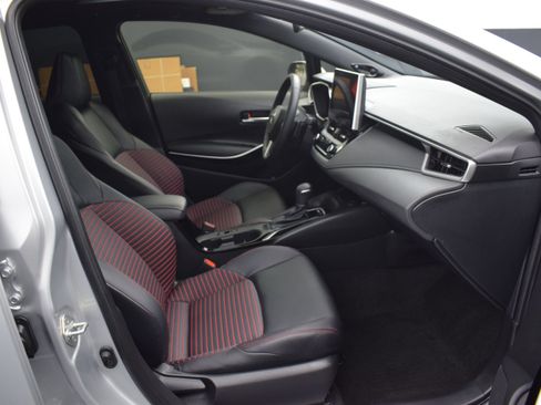 Used 2025 Toyota Corolla XSE FWD image 10
