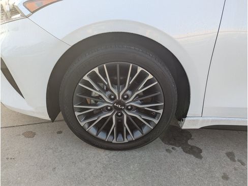 Used 2024 Kia Forte GT-Line w/ GT-Line Premium Package FWD image 8