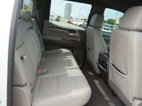Used 2024 GMC Sierra 1500 SLT AWD/4WD image 22