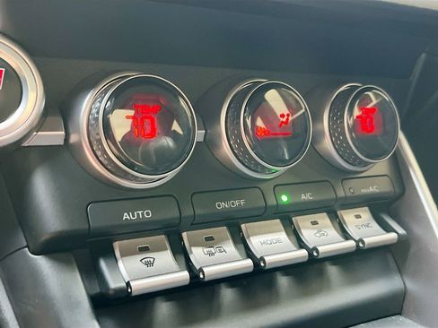 Used 2025 Toyota GR86 Premium w/ Performance Package image 15