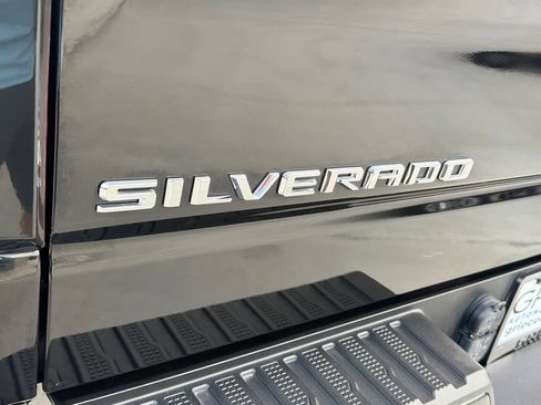 Used 2021 Chevrolet Silverado 1500 Custom Trail Boss AWD/4WD image 15