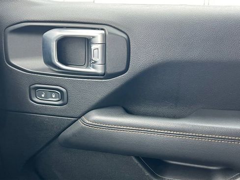 Used 2023 Jeep Gladiator Overland image 25