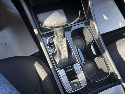 Used 2025 Hyundai Tucson SE image 23