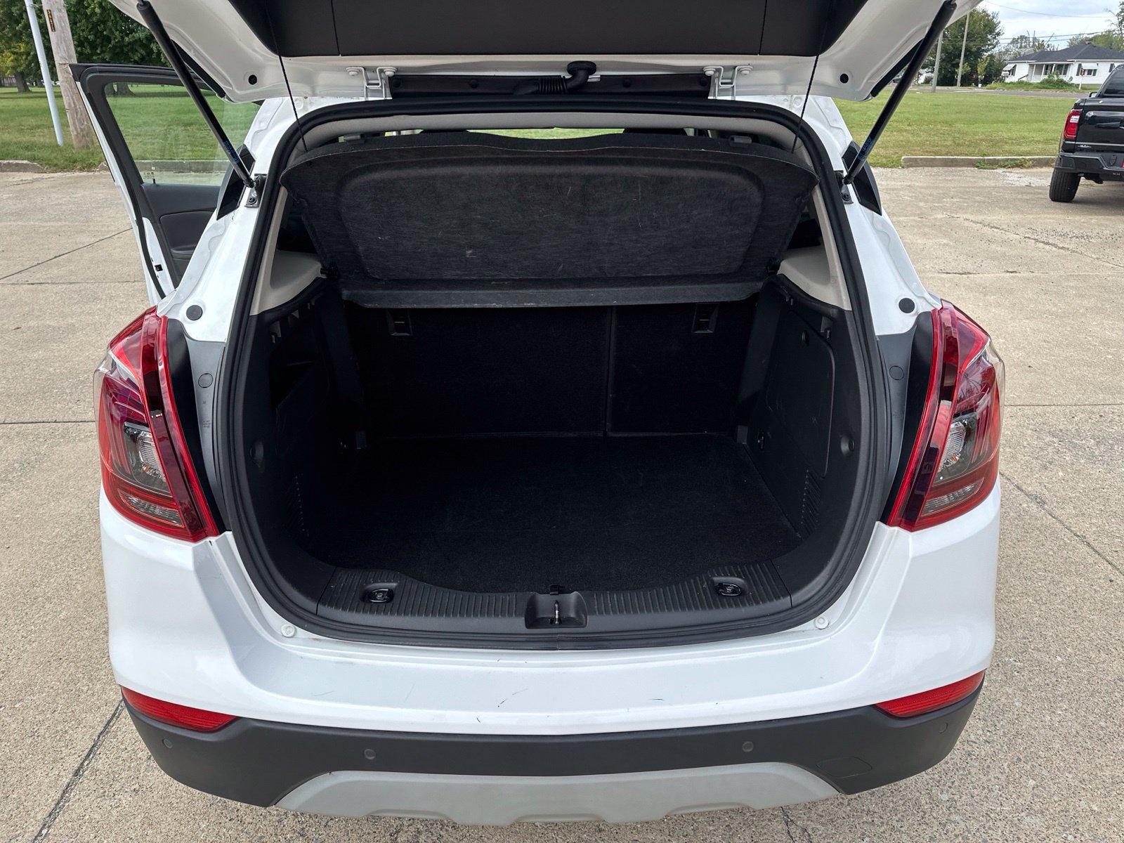 Used 2022 Buick Encore Preferred w/ Safety Package II AWD/4WD image 20