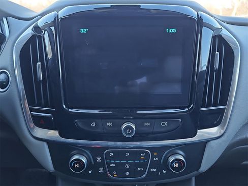 Used 2019 Chevrolet Traverse LT w/ LT Premium Package image 21