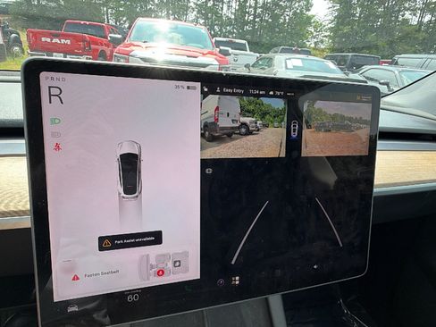 Used 2023 Tesla Model Y AWD image 29
