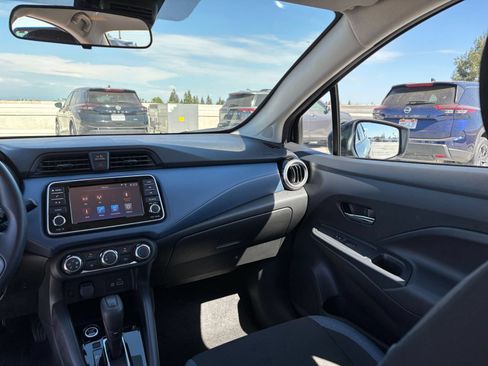 Used 2025 Nissan Versa SV FWD image 32