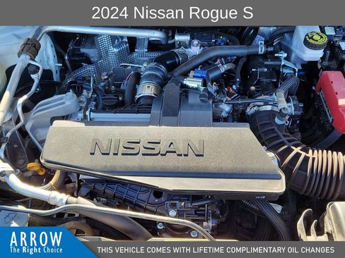 Used 2024 Nissan Rogue S image 15