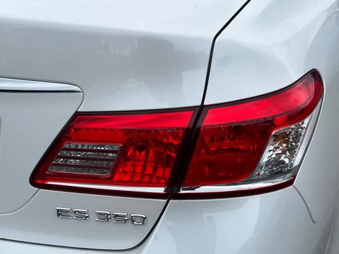 Used 2011 Lexus ES 350 FWD image 18