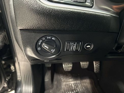 Used 2019 Dodge Challenger R/T w/ Blacktop Package image 12