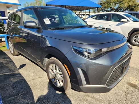 Used 2025 Kia Soul LX w/ LX Technology Package image 1