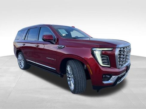 Used 2025 GMC Yukon Denali w/ Denali Reserve Package image 8