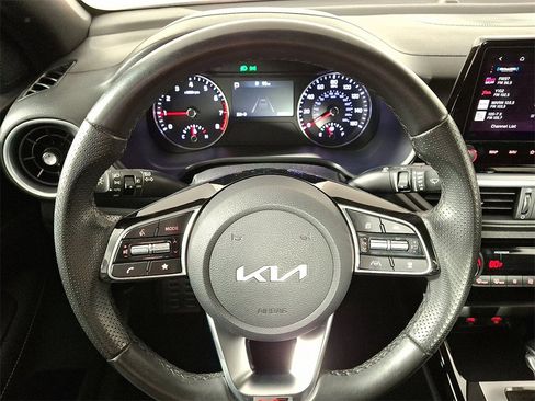 Used 2024 Kia Forte GT-Line image 19