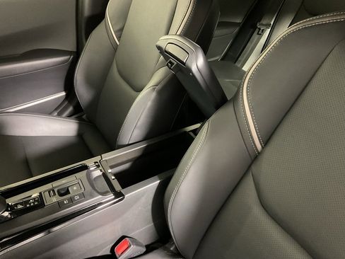 Used 2023 Toyota Prius XLE image 29