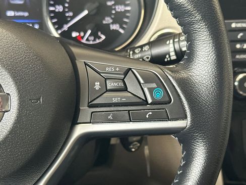 Used 2022 Nissan Rogue Sport SV w/ Technology Package image 27