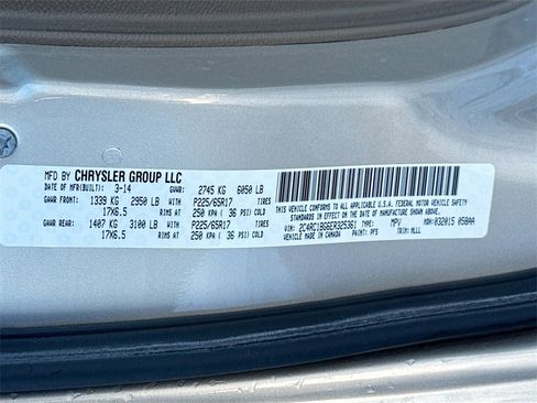 Used 2014 Chrysler Town & Country Touring image 22