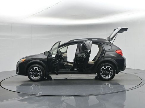 Used 2017 Subaru Crosstrek 2.0i Premium image 37
