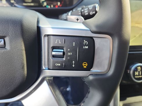 Certified 2024 Land Rover Discovery Dynamic SE image 20