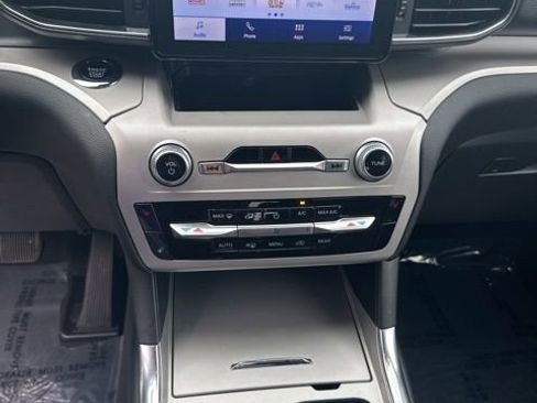 Used 2023 Ford Explorer XLT w/ Equipment Group 202A AWD/4WD image 25