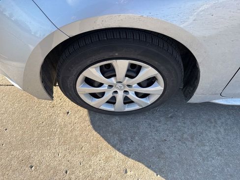 Used 2025 Toyota Corolla LE image 13