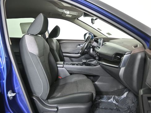 Used 2022 Nissan Rogue SV AWD/4WD image 15