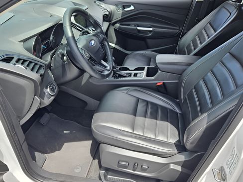 Used 2019 Ford Escape Titanium FWD image 12